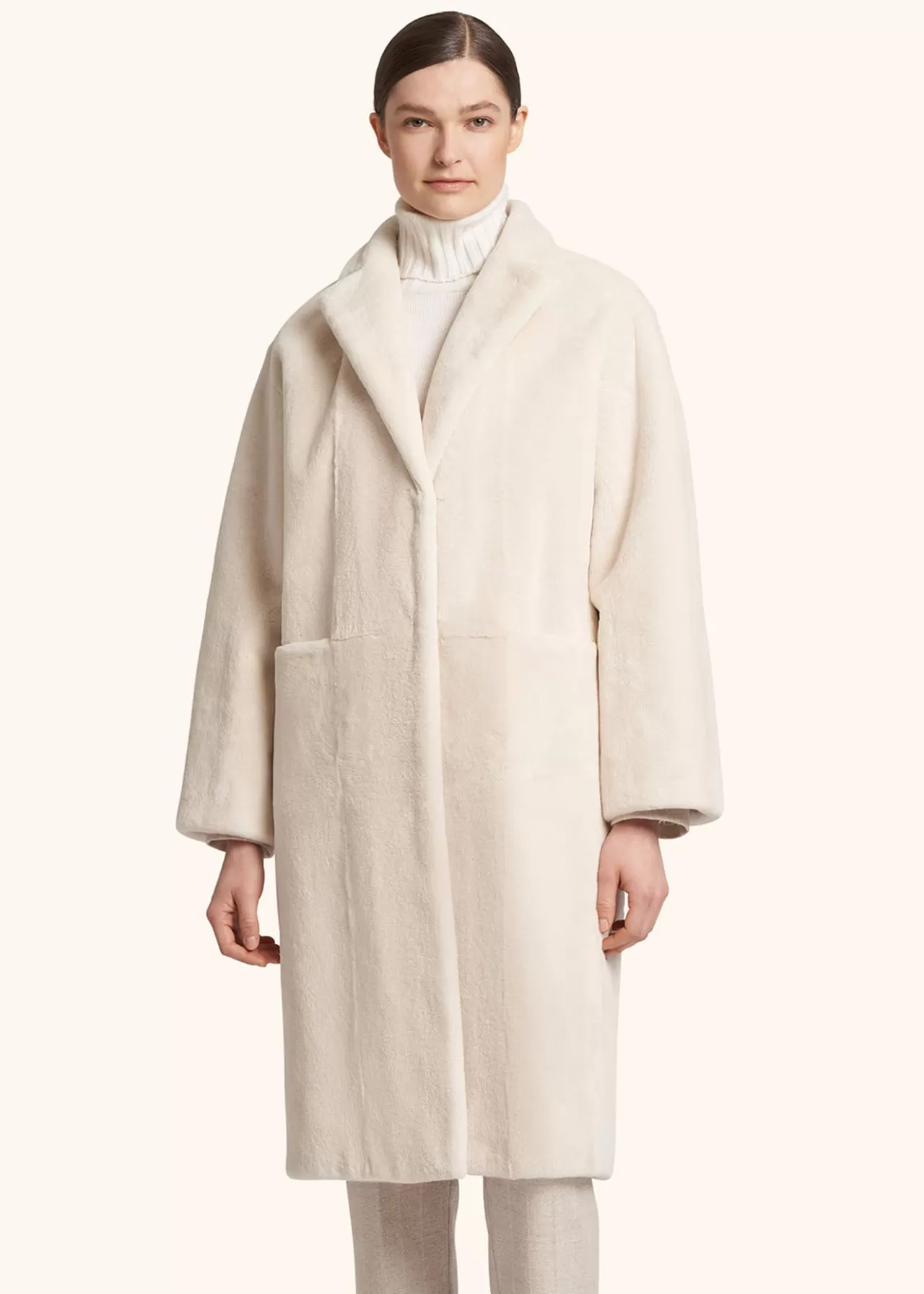 Hot Kiton Coat Mink Beige/White